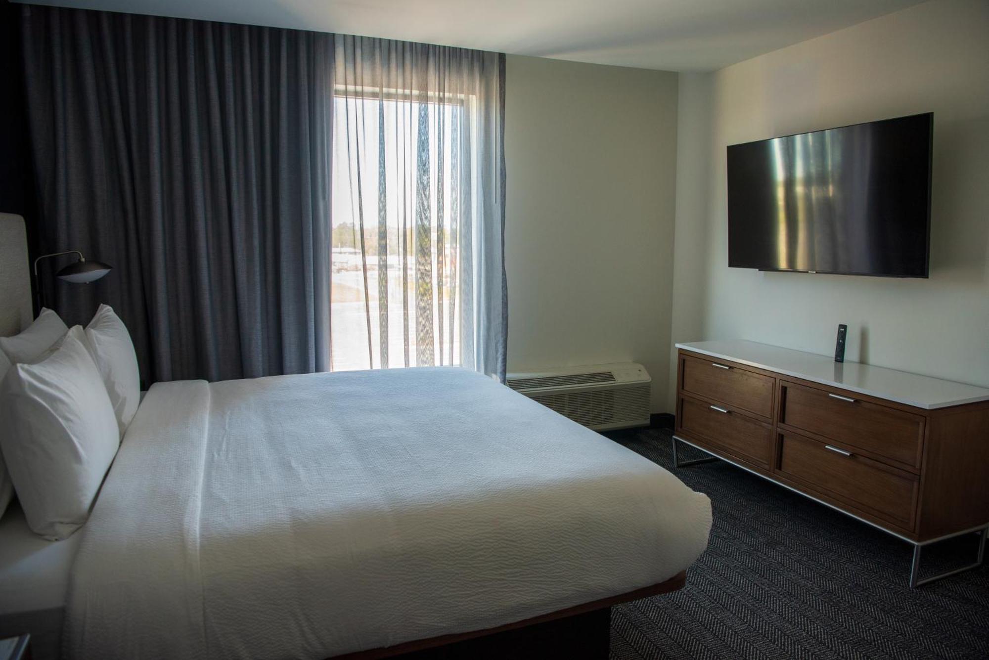 Courtyard By Marriott Lake City Buitenkant foto