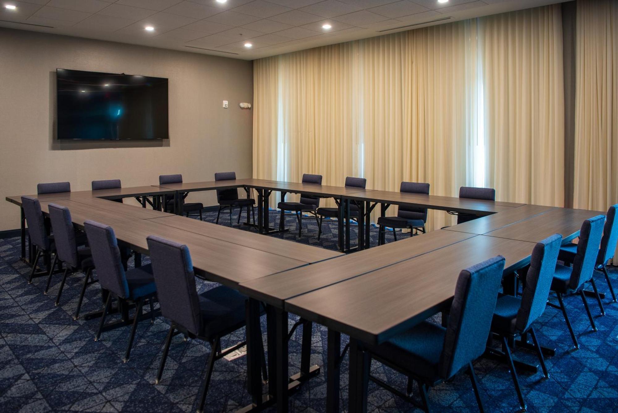 Courtyard By Marriott Lake City Buitenkant foto