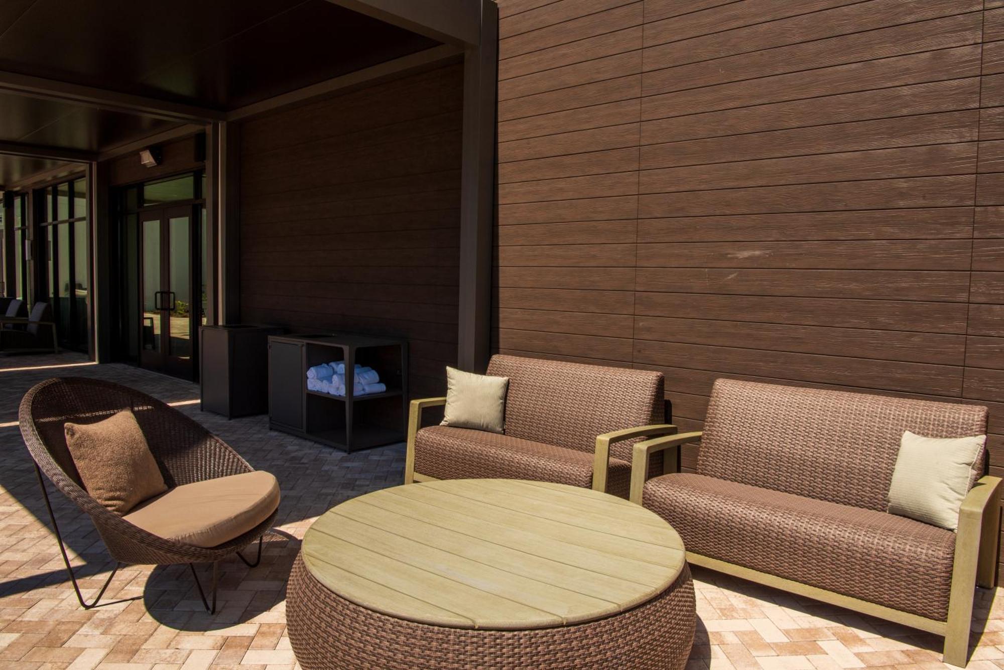 Courtyard By Marriott Lake City Buitenkant foto