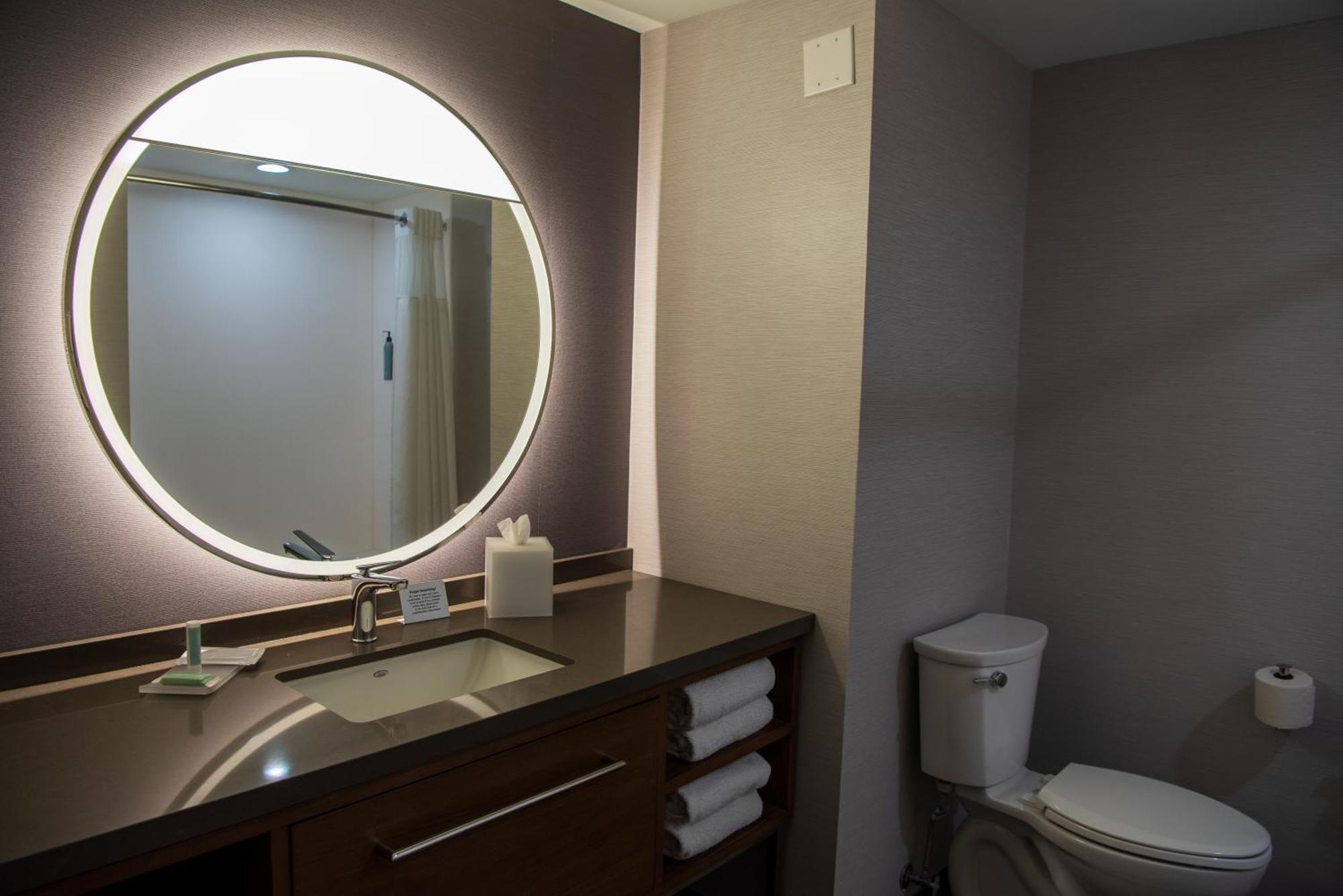 Courtyard By Marriott Lake City Buitenkant foto