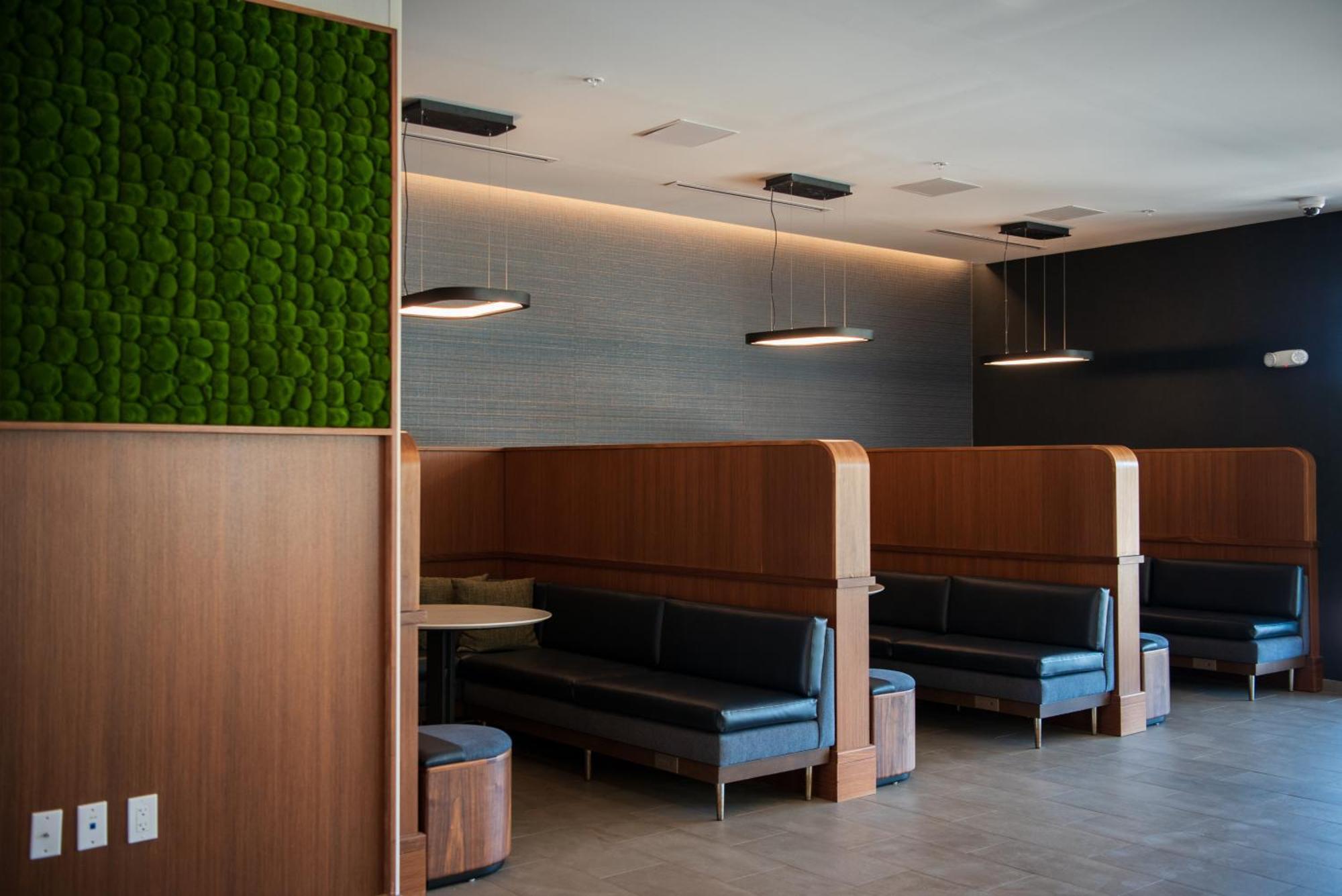 Courtyard By Marriott Lake City Buitenkant foto