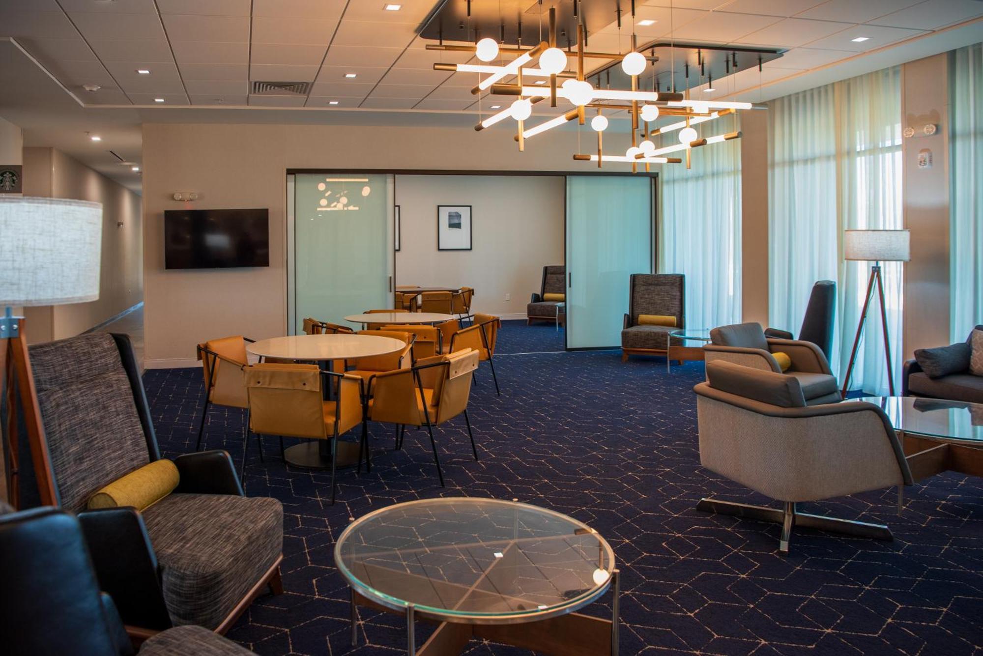 Courtyard By Marriott Lake City Buitenkant foto
