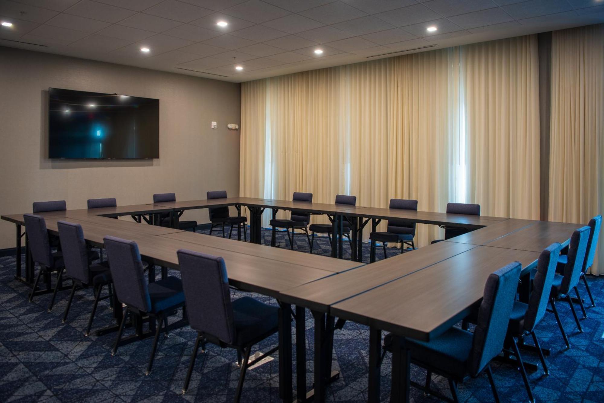 Courtyard By Marriott Lake City Buitenkant foto