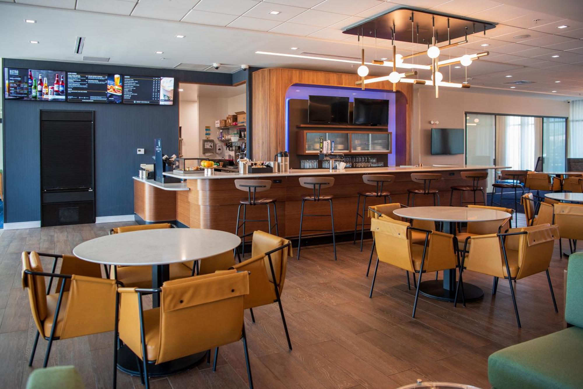 Courtyard By Marriott Lake City Buitenkant foto