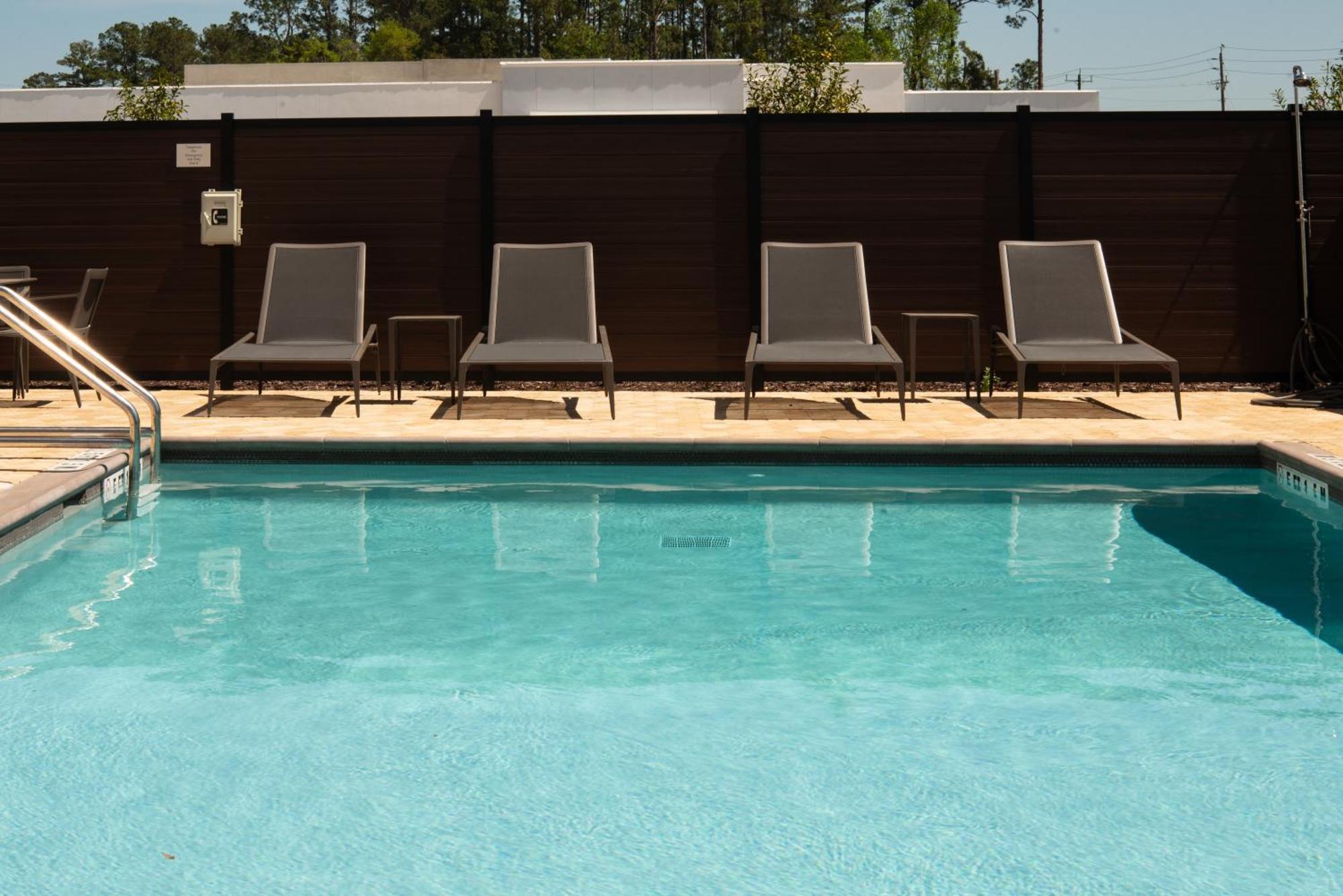 Courtyard By Marriott Lake City Buitenkant foto