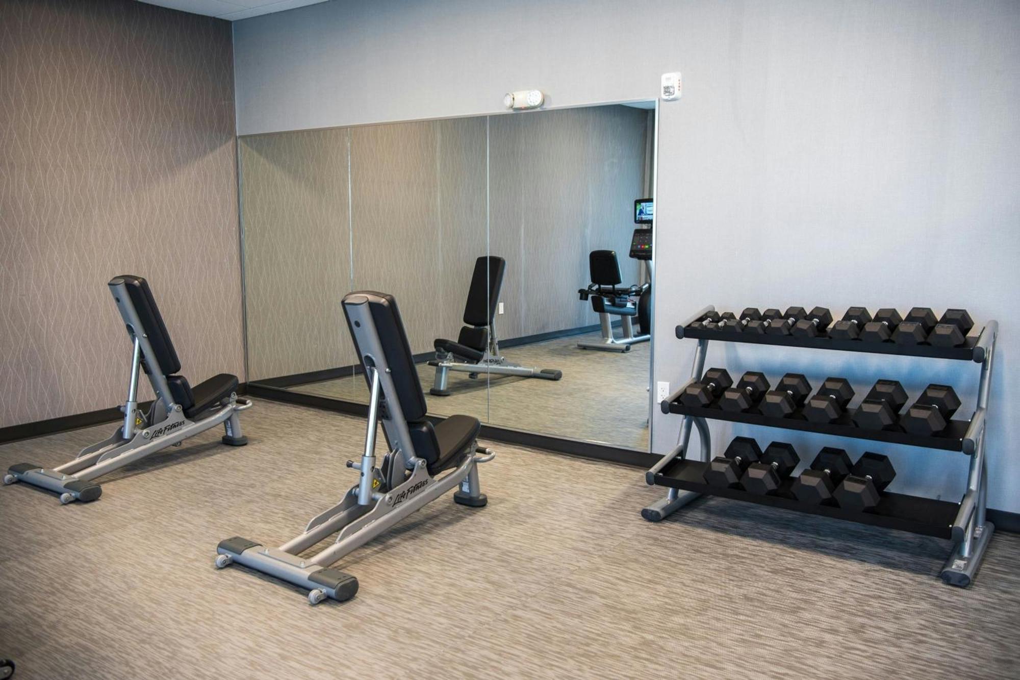 Courtyard By Marriott Lake City Buitenkant foto
